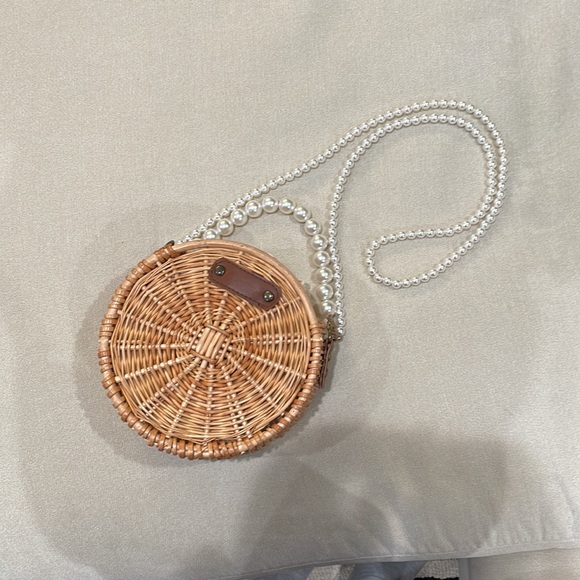 Round Straw Bag with Pearl-coated Straps - Picture 2 of 3